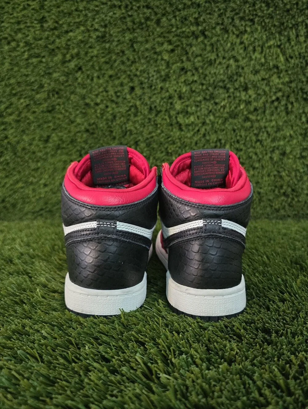 Jordan 1 Retro High Satin 'Snake Chicago'